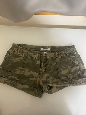 Old Navy Women's Camo Cargo Shorts - Olive/Tan